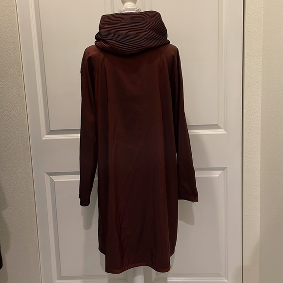 Mycra Pac Reversible Jacket with Pleated Hood in Metallic Copper Brown - Picture 6 of 12